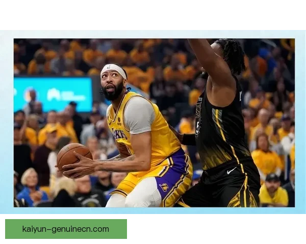 戴维斯助球队逆转取胜，表现亮眼展现竞争力提升