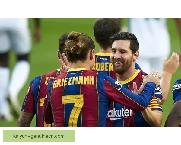 Griezmann 对年轻球员的指导表现稳健，备受期待未来发展。导力。